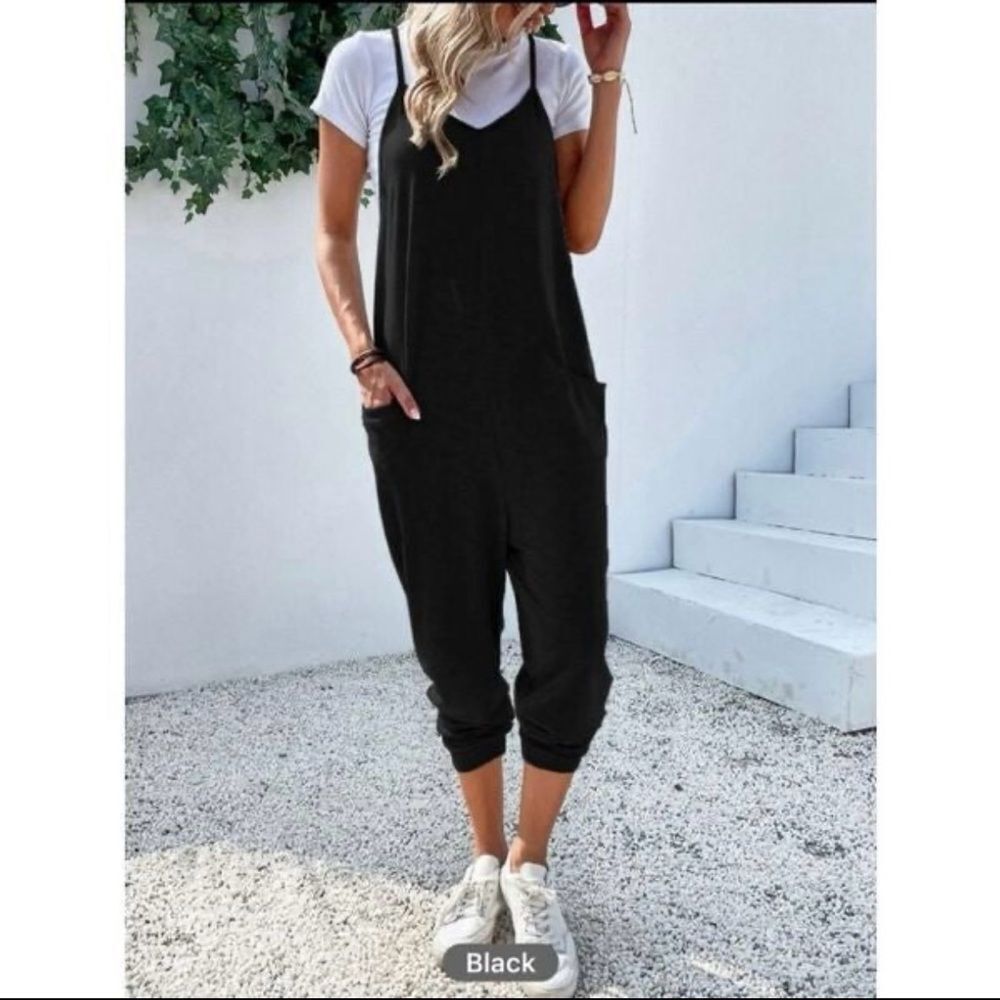 Dual Pocket Keyhole Back Cami Jumpsuit Without Tee - Picture 4 of 5